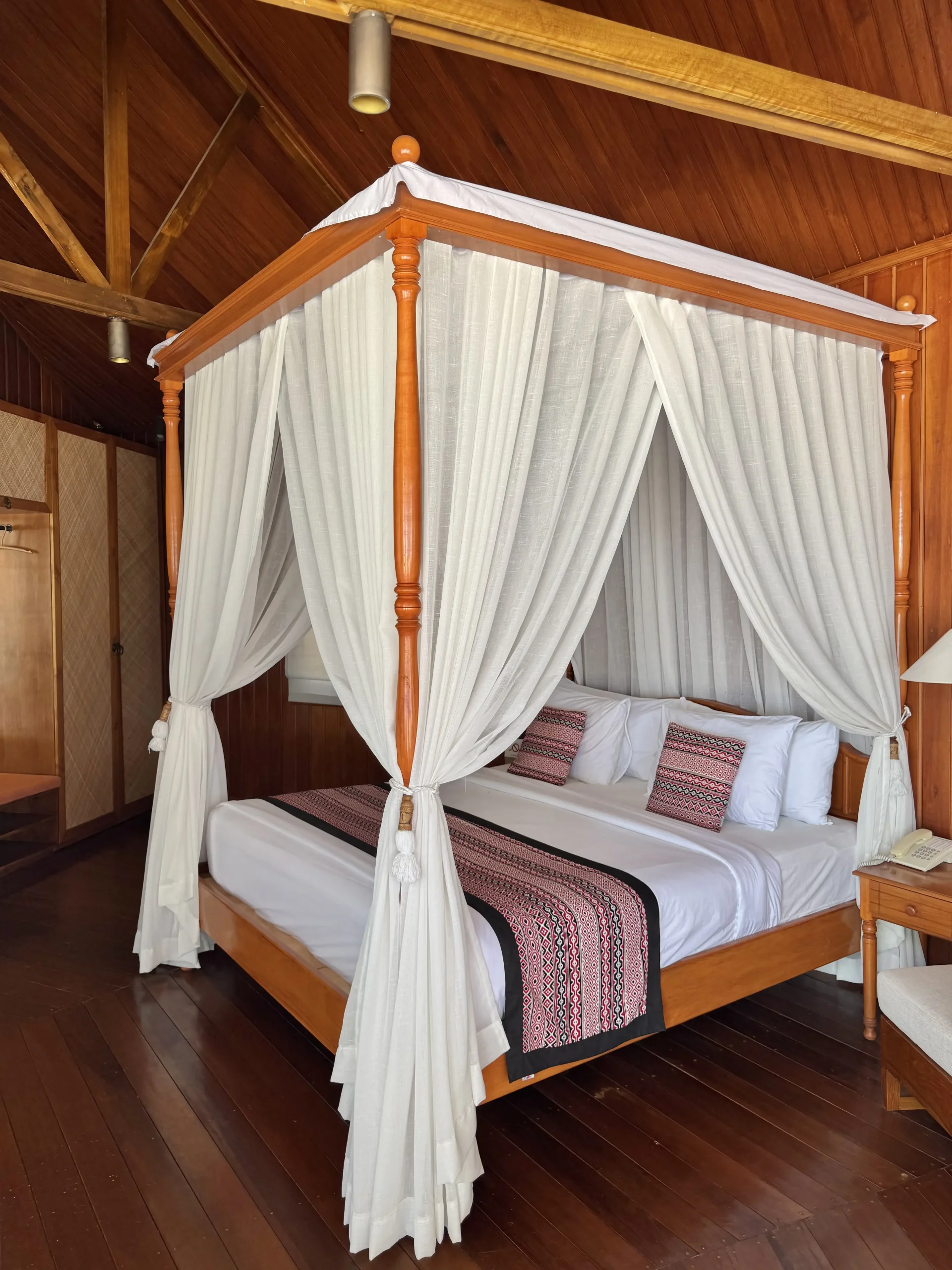 lotus gangga island bed