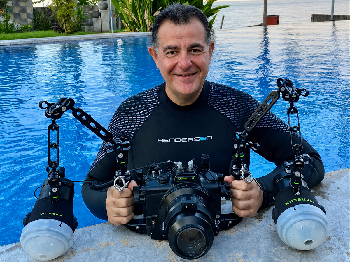 Turkish award-winning underwater photographer and PADI Digital Underwater Photography Instructor, Bulent Selli. Turkish award-winning underwater photographer and PADI Digital Underwater Photography Instructor, Bulent Selli.