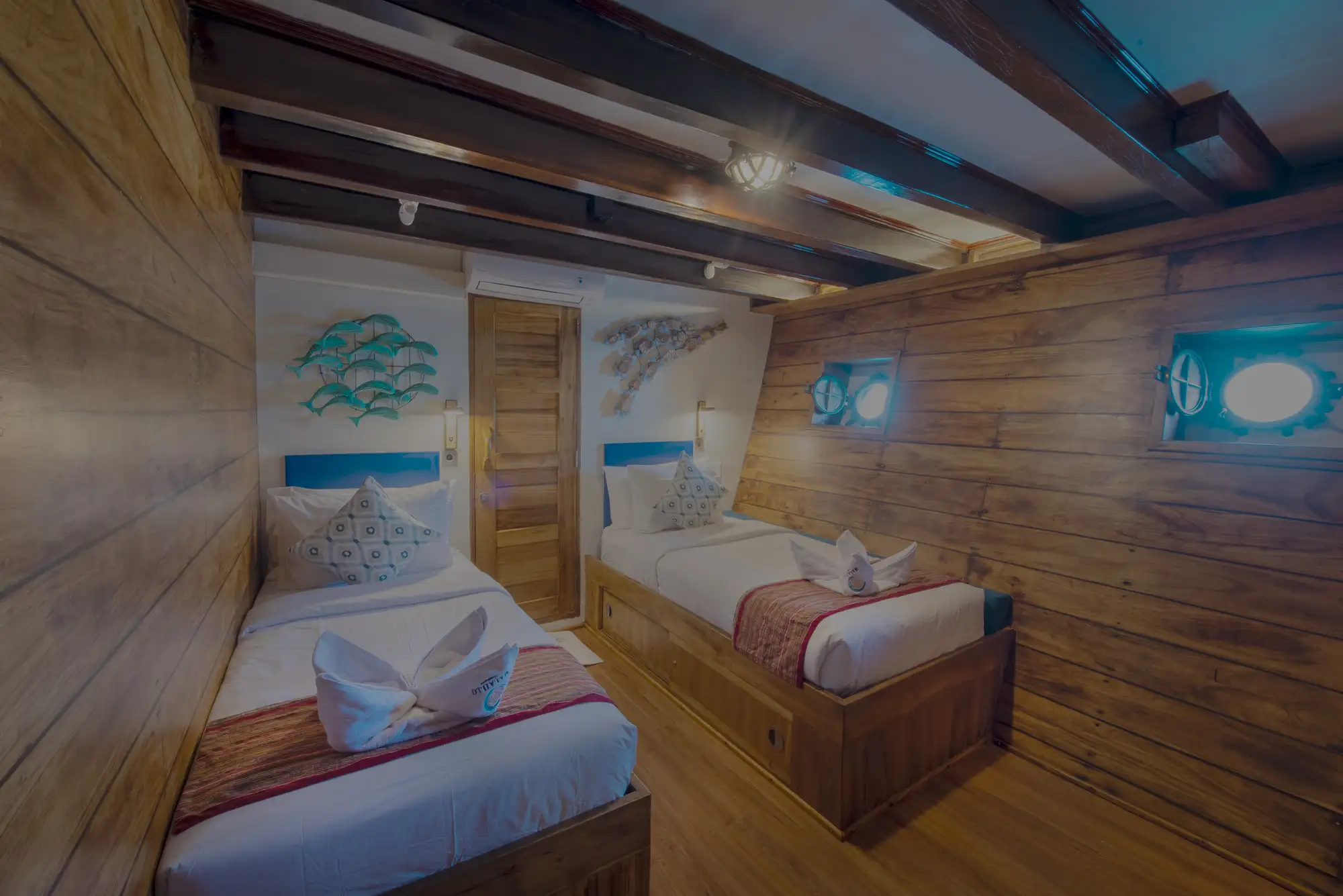 Lotus Malaillo Liveaboard lower deck twin cabin