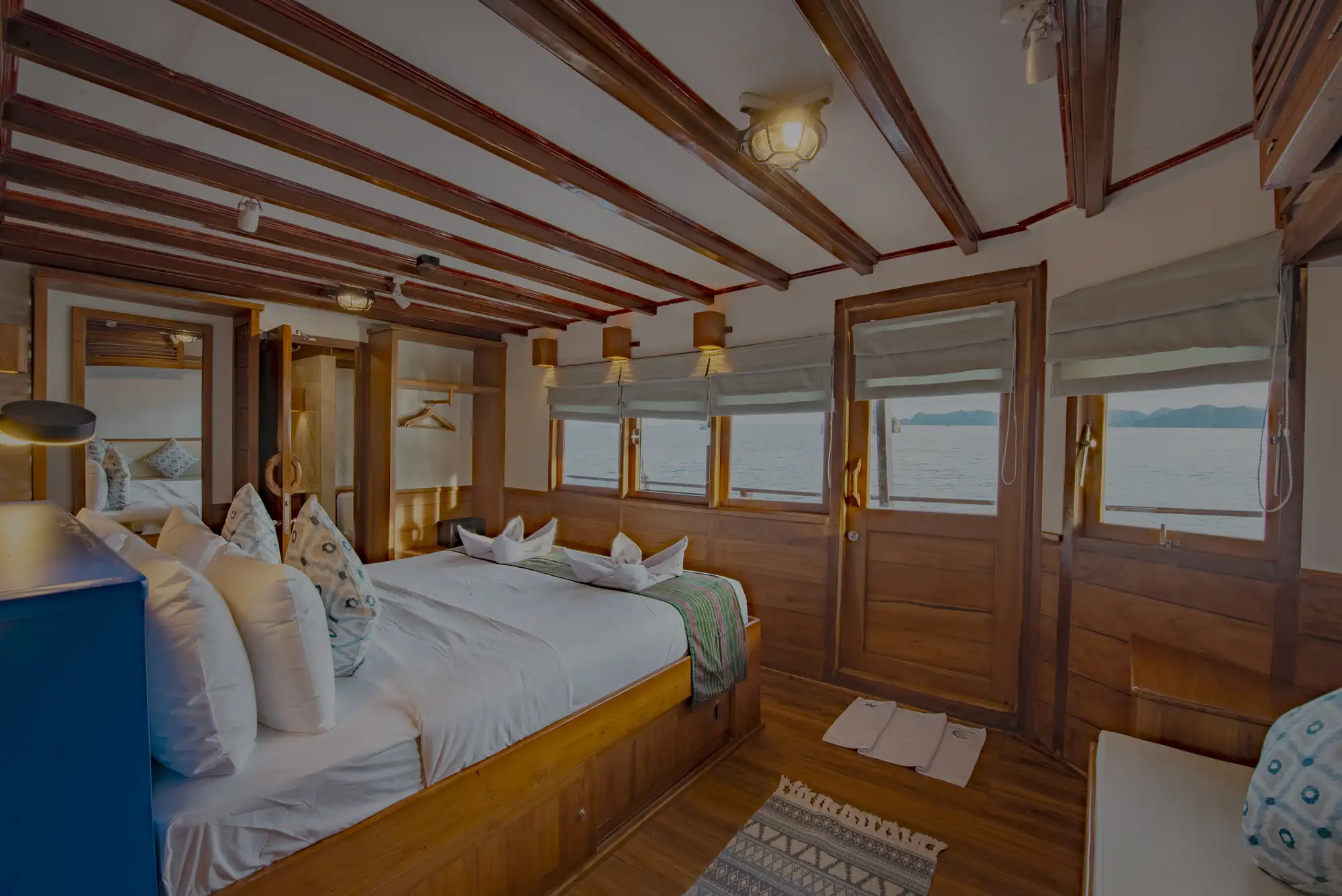 Lotus Malaillo Liveaboard upper deck master cabin