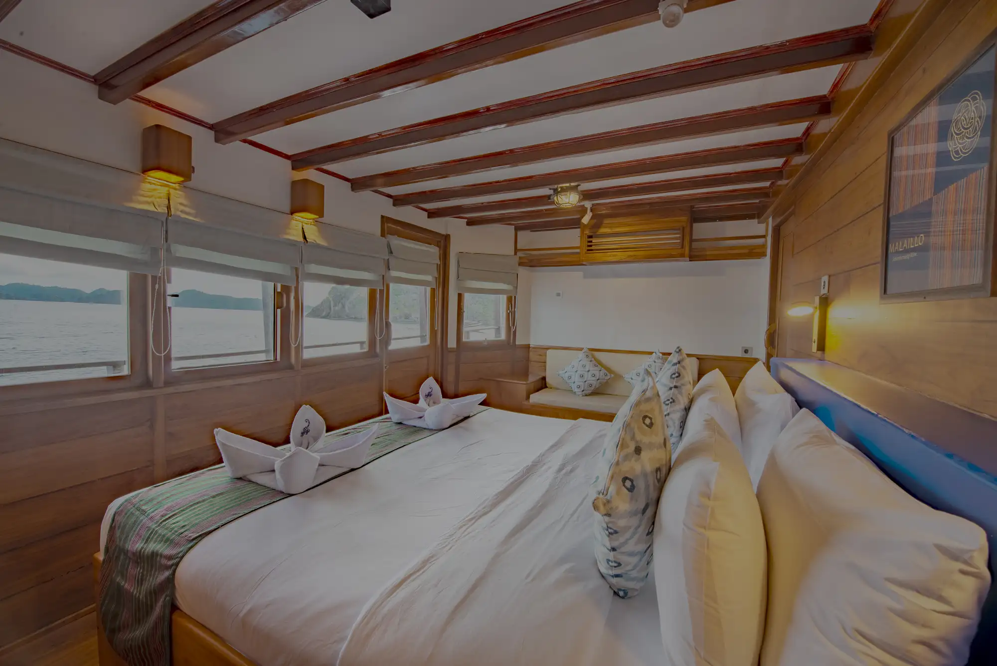 Lotus Malaillo Liveaboard upper deck master cabin