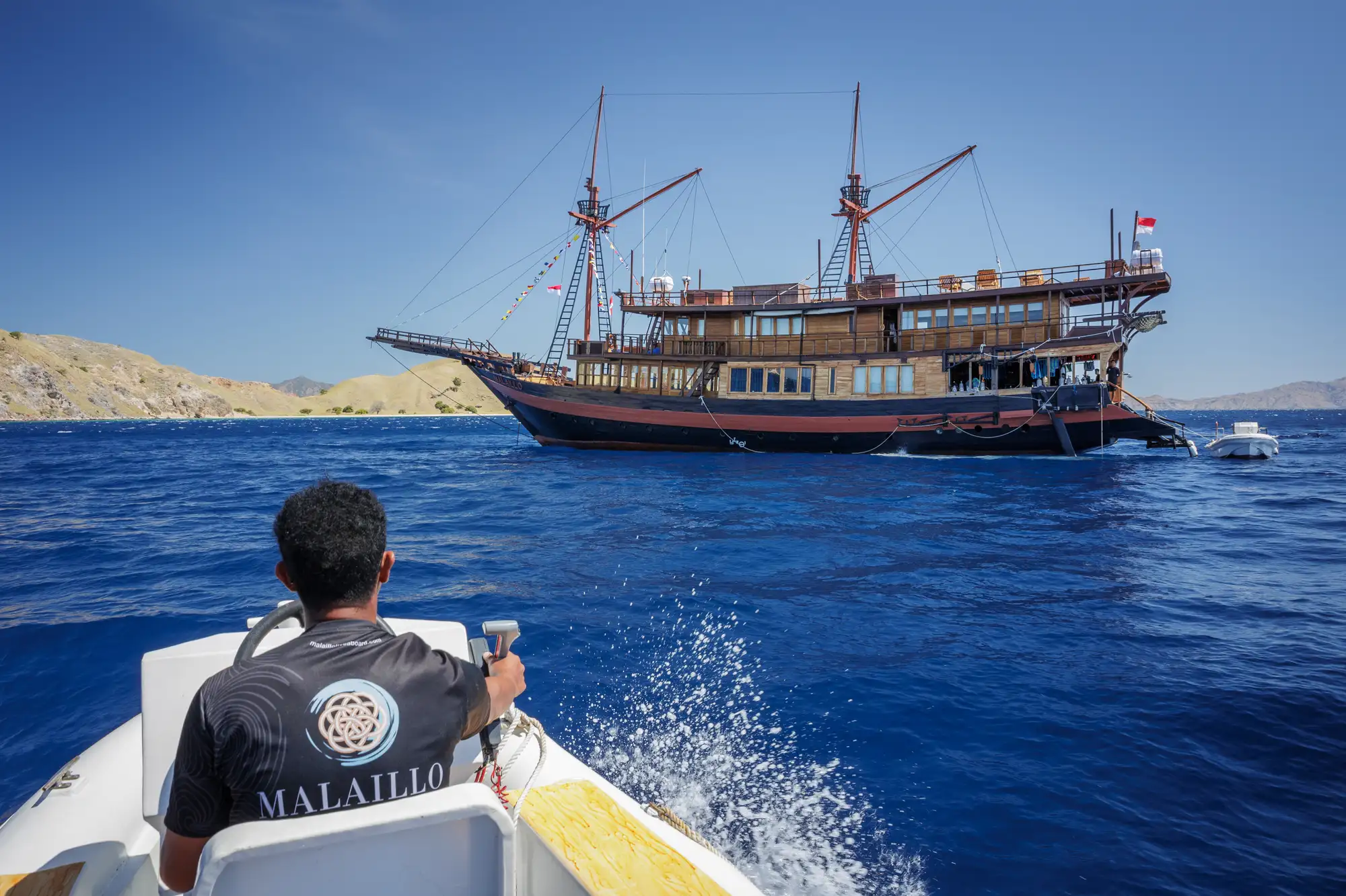 Lotus Malaillo Liveaboard mini boats