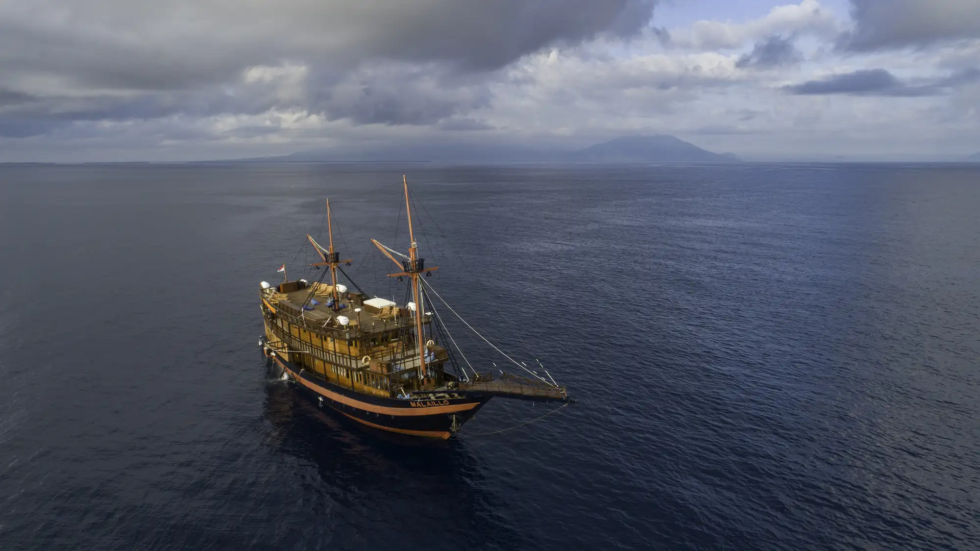 Mowouw Seamount