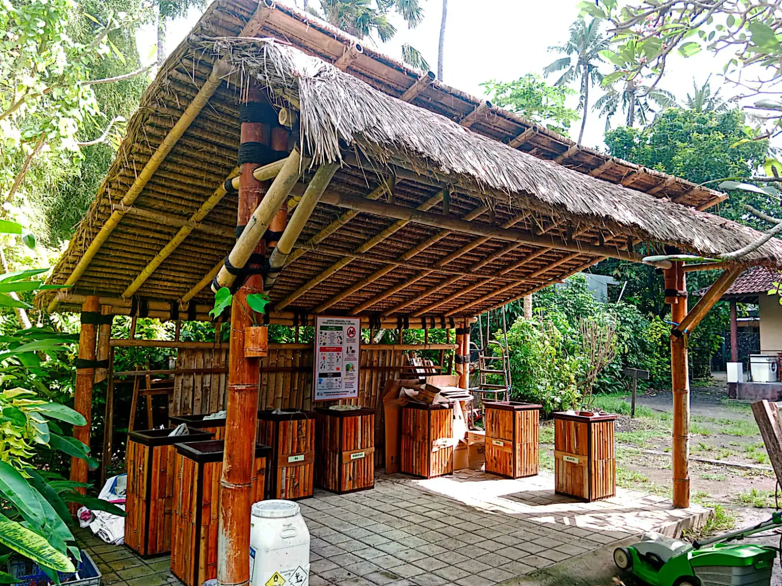 Rumah Pilah-Waste Sorting Station